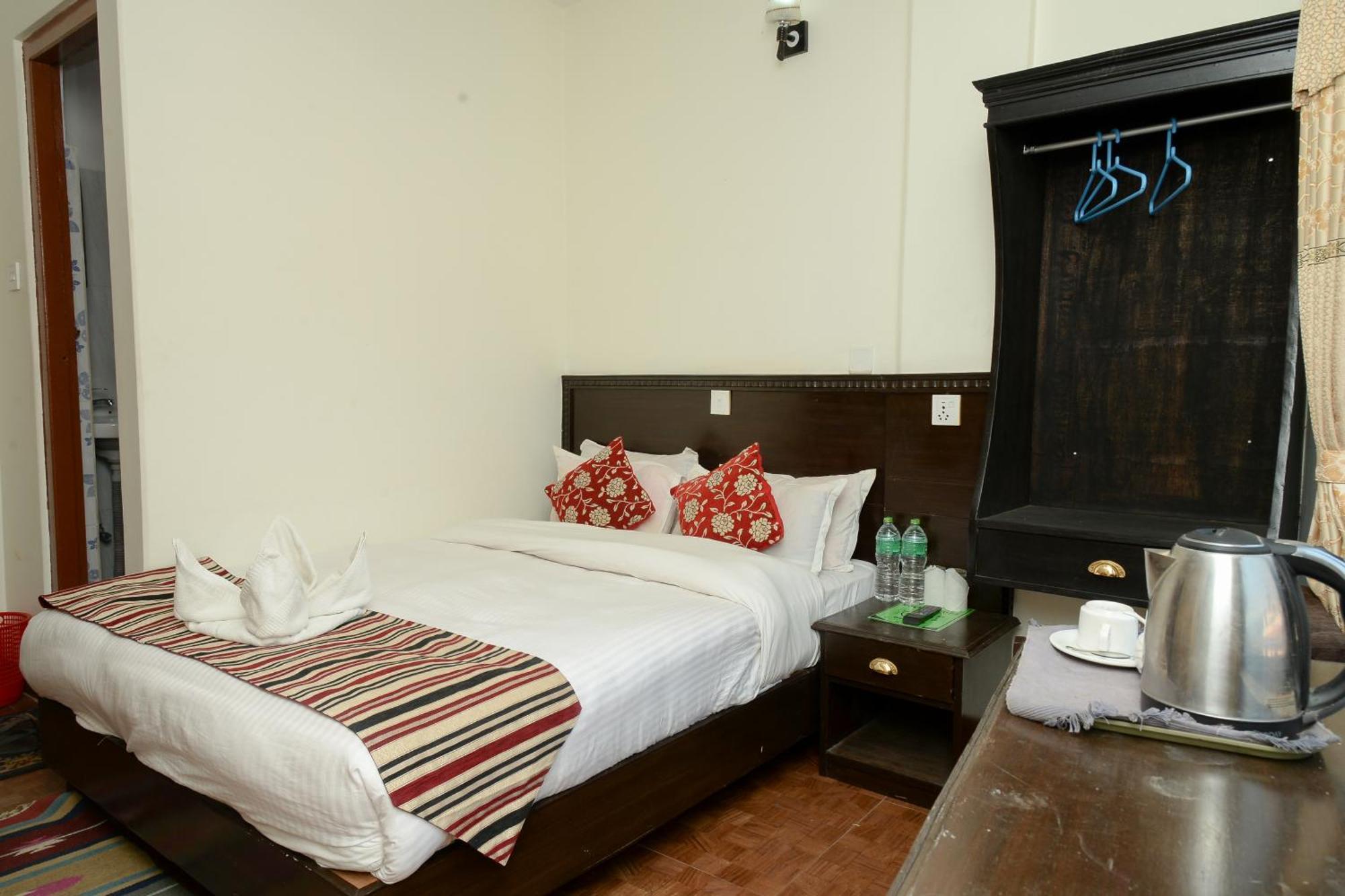 Hotel Admire Pokhara Pvt. Ltd. Extérieur photo