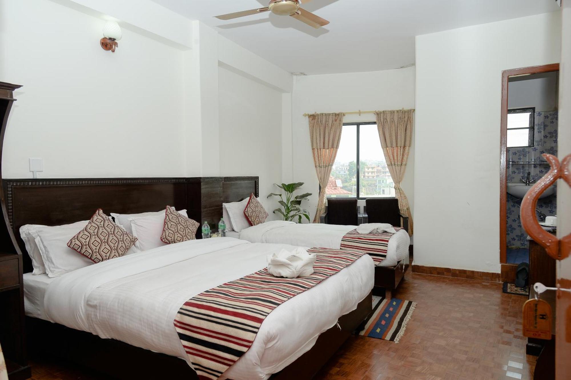 Hotel Admire Pokhara Pvt. Ltd. Extérieur photo