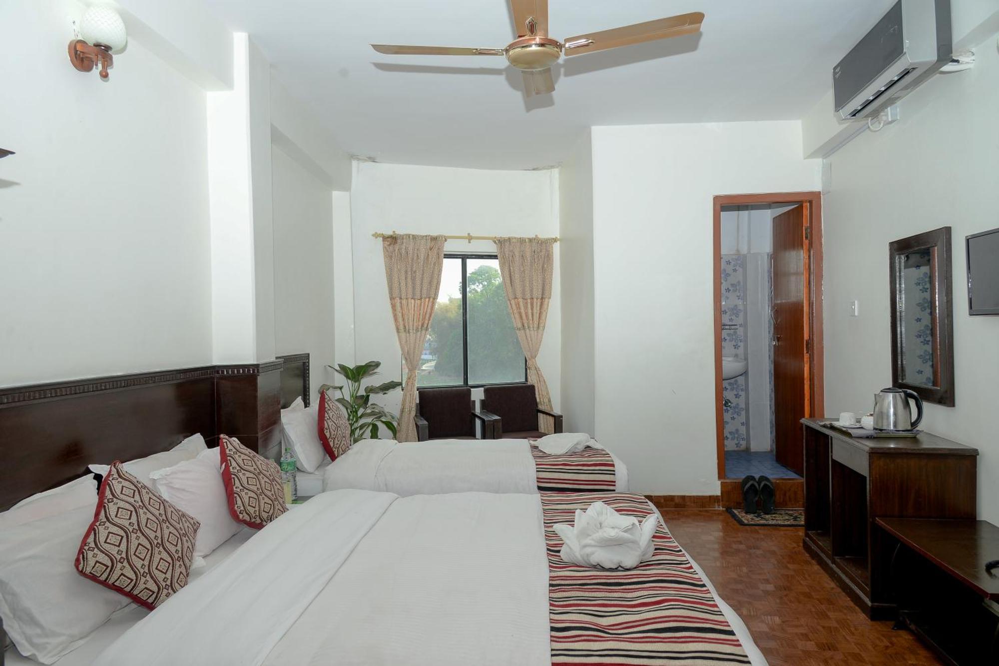 Hotel Admire Pokhara Pvt. Ltd. Extérieur photo